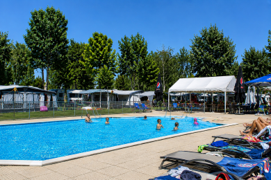 camping met zwembad